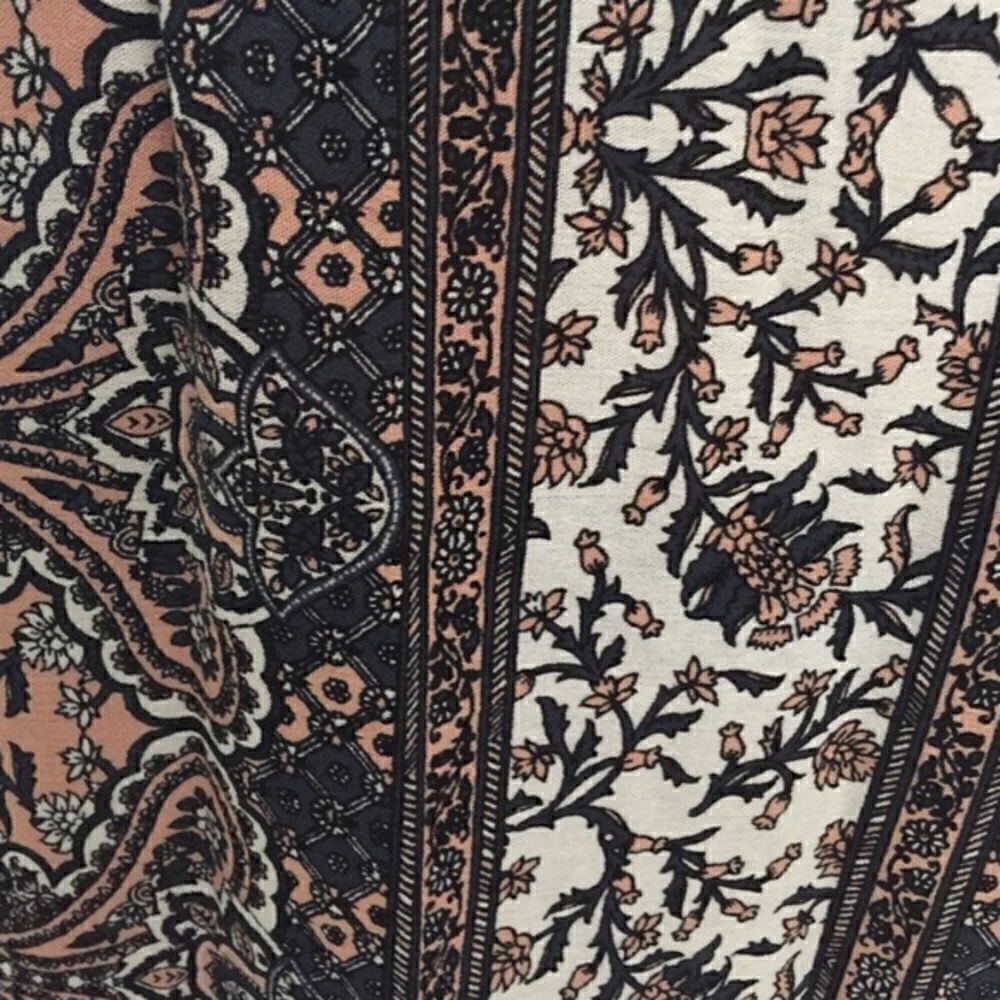 Lavish Top   - Picture 3 of 3
